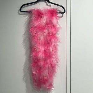 Pink faux fur scarf